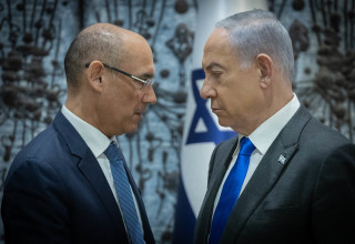 בנימין נתניהו ופרופ' אמיר ירון  (צילום: חיים גולדברג פלאש 90)