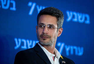 ראש עיריית קריית שמונה, אביחי שטרן (צילום: יונתן זינדל, פלאש 90)