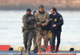 ניקולאס מדורו מובל לבית המשפט הפדרלי בניו-יורק (צילום: Getty images)