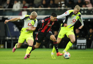 שחקני דורטמונד, שחקני פרנקפורט (צילום: GettyImages, Alex Grimm)