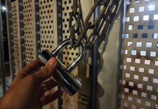 המנעולים של עיריית רמת השרון (צילום: דוברות המשטרה)