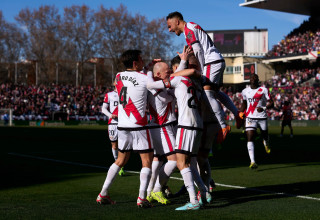 שחקני ראיו וייקאנו חוגגים (צילום: GettyImages, Diego Souto)