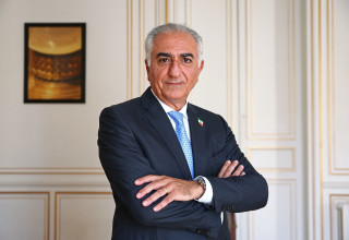 שנוי במחלוקת. יורש העצר האיראני רזא פהלווי (צילום: רויטרס)