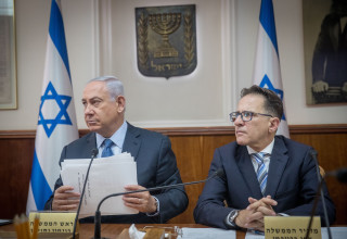 צחי ברוורמן, בנימין נתניהו (צילום: יונתן זינדל, פלאש 90)