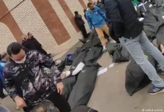 גופות באיראן (צילום: רשתות ערביות)