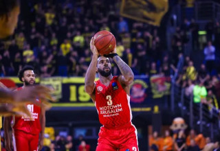 עוד ערב התקפי אדיר של האדומים. קרינגטון (צילום: אתר רשמי, מיכל בן גיגי, הפועל מידטאון ירושלים)