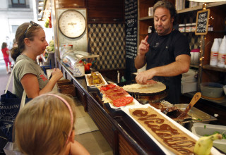 דוכן קרפים (צילום: רויטרס)
