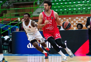 ואסילייה מיציץ' שחקן הפועל תל אביב (צילום: אתר רשמי, הפועל תל אביב)