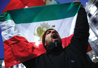 מפגינים למען איראן (צילום: רויטרס)