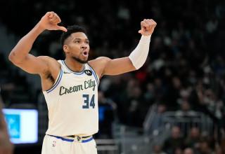 יאניס אנטטוקומפו, שחקן מילווקי באקס (צילום: GettyImages, Patrick McDermott)