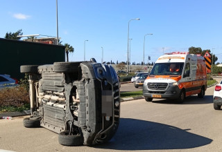 תאונת הדרכים בטירת כרמל (צילום: איחוד הצלה סניף חיפה)