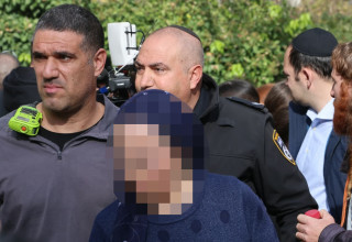 אחת הגננות בזירה בירושלים (צילום: מרק ישראל סלם)