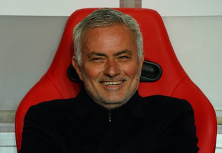 ז'וזה מוריניו מאמן בנפיקה (צילום: Gualter Fatia)