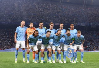 שחקני מנצ'סטר סיטי עונת 2022/23 (צילום: Alex Livesey - Danehouse)