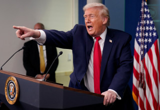 דונלד טראמפ במהלך מסיבת העיתונאים  (צילום: רויטרס)