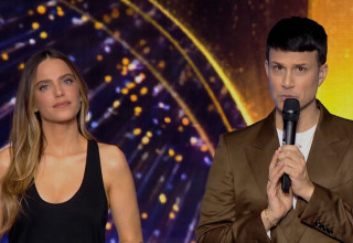 רותם סלע ואסי עזר בתוכנית "הכוכב הבא של ישראל לאירוויזיון 2026" (צילום: קשת 12)