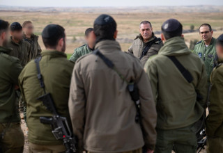הרמטכ"ל עם הלוחמים החרדים (צילום: דובר צה"ל)