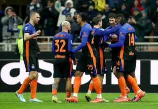 שחקני אינטר חוגגים מול פיזה (צילום: Marco Luzzani)