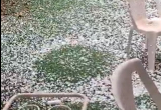 ברד כבד בנתניה (צילום: צילום מסך רשת X)