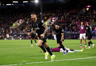 כריסטיאן רומרו חוגג (צילום: Stu Forster)