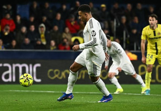 מחווה לברהים דיאס. קיליאן אמבפה מבקיע בפאננקה (צילום: Getty images)