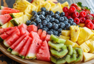 מגשי פירות (צילום: FREEPIK)