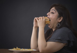 מאנץ' באמצע הלילה (צילום: אינג'אימג')