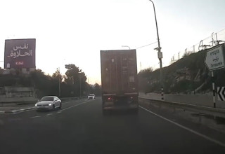 נהג משאית פלסטיני נוהג בשכרות בכביש 35 (צילום: דוברות המשטרה)