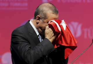 ארדואן בוכה (צילום:  REUTERS/Umit Bektas)