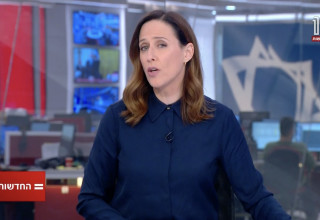 יונית לוי מגישה את המהדורה המרכזית של ערוץ 12 (צילום: צילום מסך ערוץ 12)