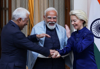 אורסולה פון דר לין, נרנדרה מודי ואנטוניו קוסטה (צילום: רויטרס)