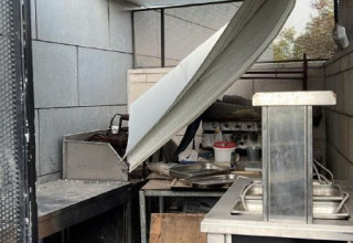 המחסן שקרס על הילד בחדרה  (צילום: רשתות חברתיות, שימוש לפי סעיף 27 א')