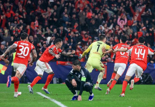 ואלוורדה המום. שחקני בנפיקה חוגגים (צילום: GettyImages)