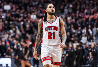 עמנואל שארפ במדי מכללת יוסטון (צילום: GettyImages, John E. Moore III)