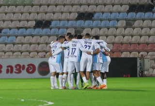 שחקני עירוני טבריה (צילום: לירון מולדובן)