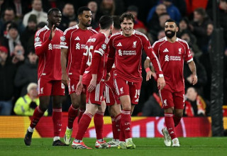 שחקני ליברפול חוגגים (צילום: Getty images)