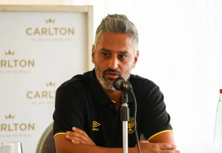 ברק יצחקי מאמן בית"ר ירושלים במסיבת עיתונאים (צילום: דני מרון)