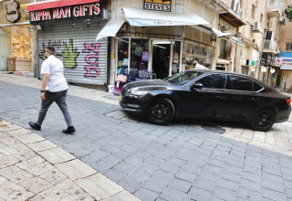 מספרה בירושלים (צילום: מרק ישראל סלם)