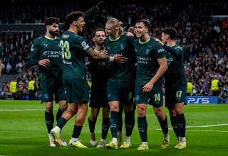 שחקני מנצ'סטר סיטי חוגגים (צילום: GettyImages)