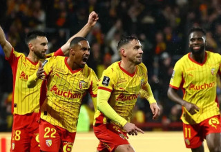 שחקני לאנס חוגגים (צילום: רויטרס, Sarah Meyssonnier)