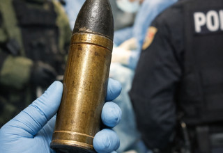 קליע מימי מלחמת העולם הראשונה במיון (צילום: AI)