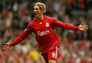 פרננדו טורס חוגג במדי ליברפול (צילום: PAUL ELLIS)