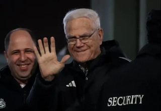 נחוש למכור. יעקב שחר (צילום: קובי אליהו)