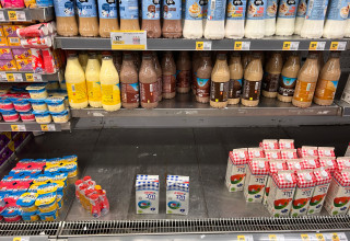 המחסור בחלב (צילום: אבשלום ששוני)