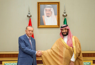 מוחמד בן סלמאן ורג'פ טאיפ ארדואן ב-2022 (צילום: רויטרס)