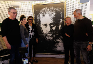 הבימה חשפה פורטרט נדיר של נסים עזיקרי במעמד מרגש (צילום: גל רוזנמן)