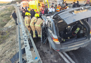 תיעוד מזירת התאונה הקשה (צילום: דוברות כיבוי והצלה)