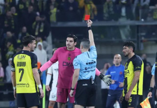 מה הוא חשב לעצמו? מיגל סילבה מורחק (צילום: דני מרון)