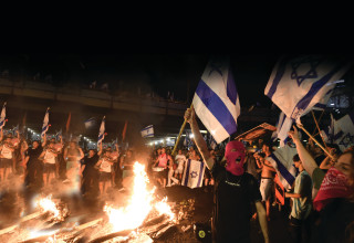 מפגינים חוסמים את נתיבי איילון (צילום: ארכיון,גילי יערי פלאש 90)
