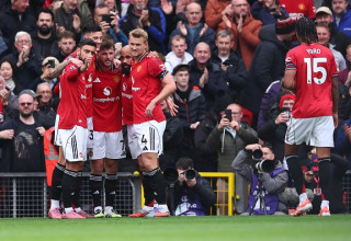 שחקני מנצ'סטר יונייטד חוגגים (צילום: Robbie Jay Barratt - AMA)